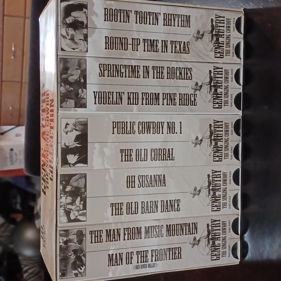 ,GENE AUTRY  THE SINGING  COWBOY 10 VHS VIDEO PACK - Picture 4 of 7
